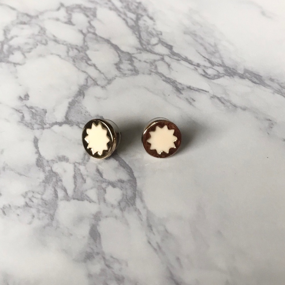 House of Harlow 1960 Small Sunburst Earrings - Picture 1 of 2